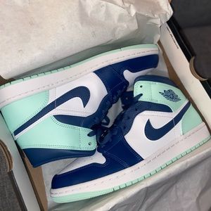 Air Jordan 1 Mid Blue Mint * NWT*